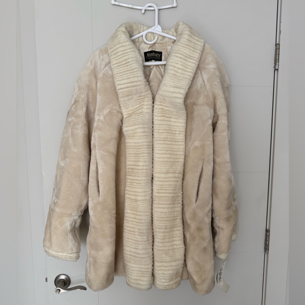 Elegant Cream Faux Fur Jacket
